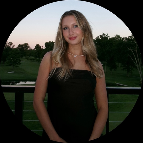 Kirston Greulich - Poshmark Profile Picture of Kirston Greulich (@flyingfish25) on Poshmark