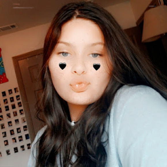 Profile Picture of Katelyn Steele (@kate1steele1) on Poshmark