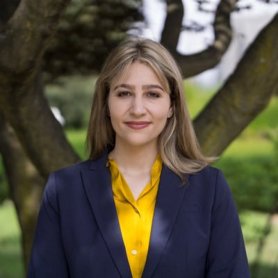 Profile Picture of Julia Berk (@BayAreaJul) on Twitter