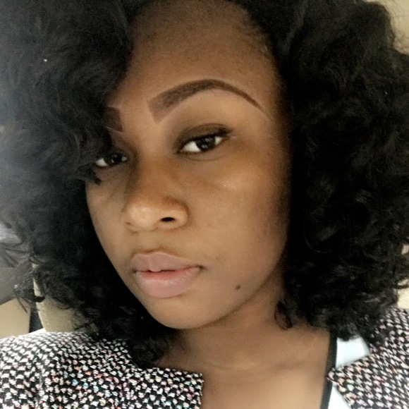 Profile Picture of Talia Zephyrin (@liyah1220) on Poshmark