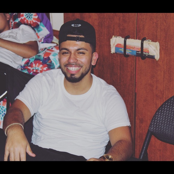 Profile Picture of Joshua Herrera (@udg25) on Poshmark