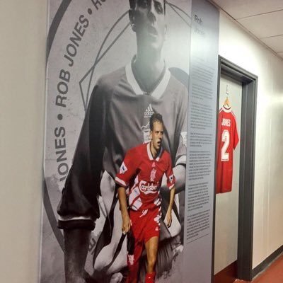 Profile Picture of Rob Jones (@RobjonesLFC2) on Twitter