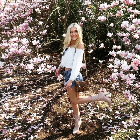 Profile Picture of Rylie Pickard (@ryliepickard) on Poshmark