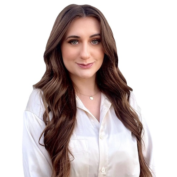 Profile Picture of Sabina Karadzic (@sabinakay18) on Poshmark