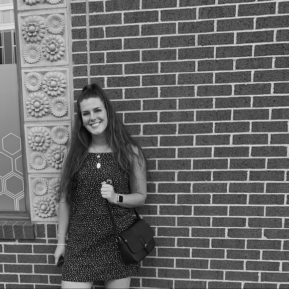 Profile Picture of Courtey Kross (@courtneykross) on Poshmark