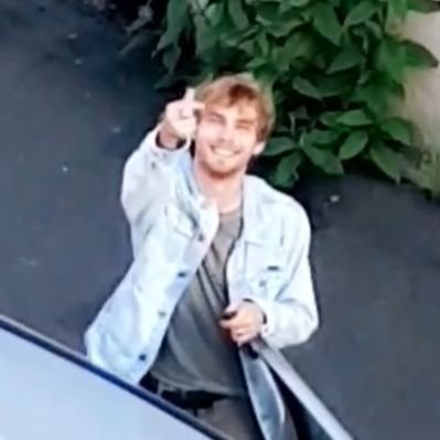 Profile Picture of Alex Héros (@OazeessA) on Twitter