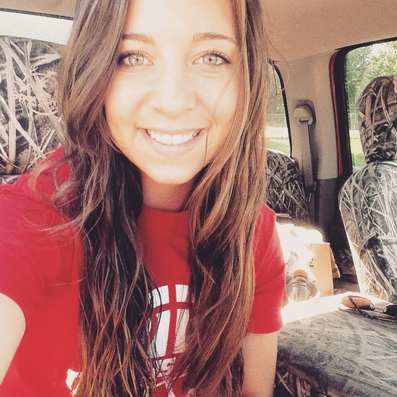Profile Picture of Jordyn Hughes (@jhughes30) on Poshmark
