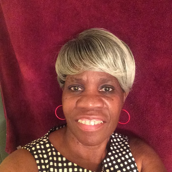 Profile Picture of Eunice Argusta (@eunargst) on Poshmark