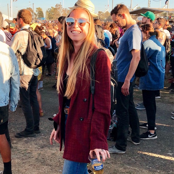 Profile Picture of Cassidy Forsyth (@cassidyjo94) on Poshmark