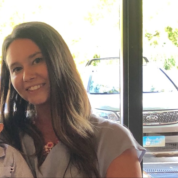 Profile Picture of Rebecca Hansell (@bhansell6) on Poshmark