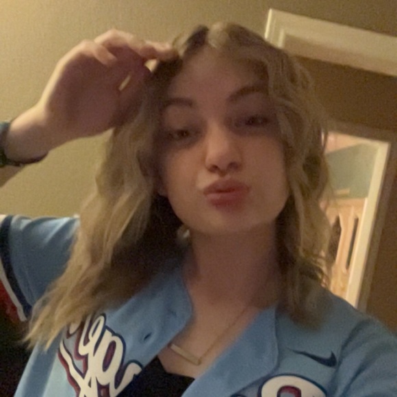 Profile Picture of Ava Diviney (@avafaye2022) on Poshmark