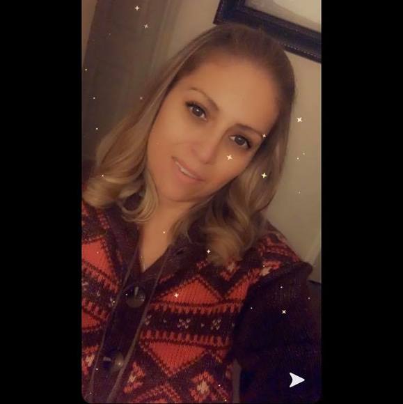 Profile Picture of Sïlda Del-cha (@sildaind01) on Poshmark
