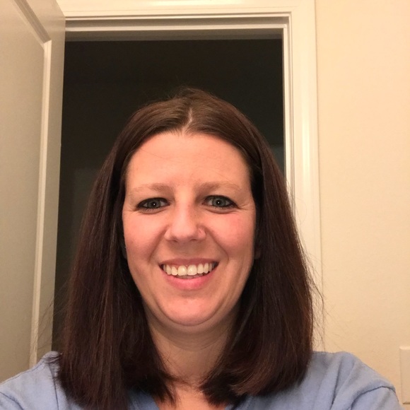 Profile Picture of Angela Wyatt (@acwyatt2011) on Poshmark