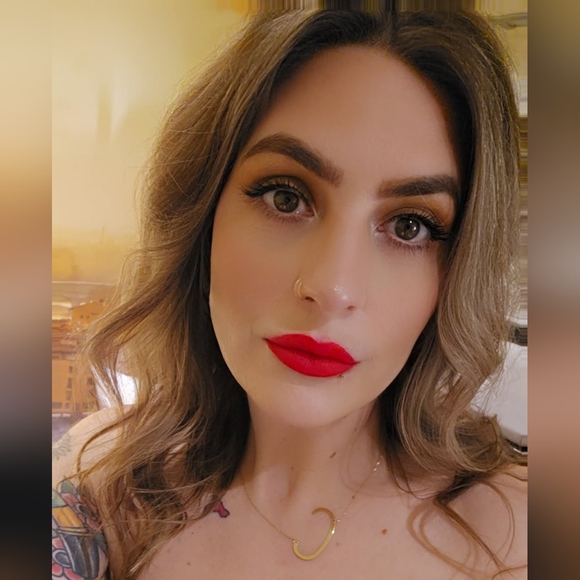 Profile Picture of Christina Chicchetti (@cchicche) on Poshmark