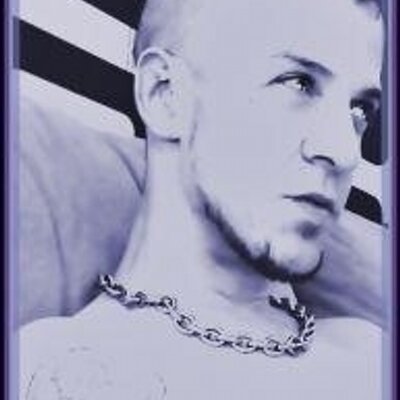 Profile Picture of Jesse George Benz (@headzortailz77) on Twitter