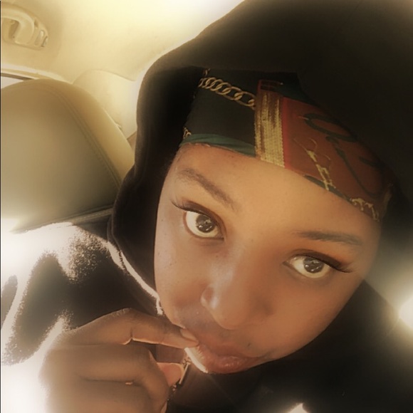 Latoya Head - Poshmark Profile Picture of Latoya Head (@lhead1230) on Poshmark