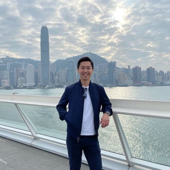 Profile Picture of Calvin Hung (@calvinhung) on Poshmark