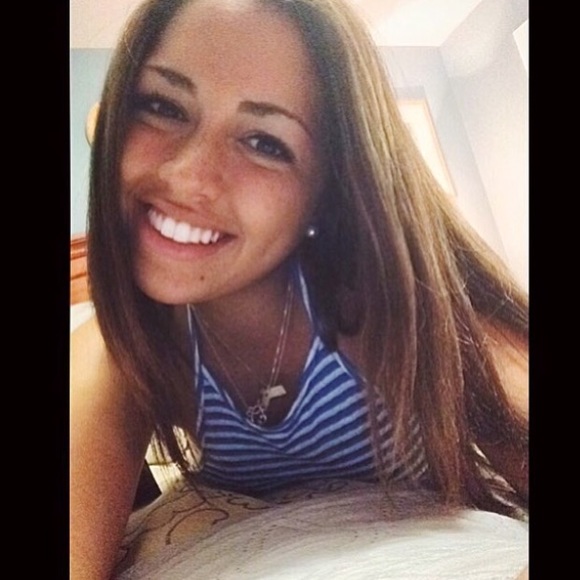 Profile Picture of Cassandra Manheimer (@camanheimer) on Poshmark