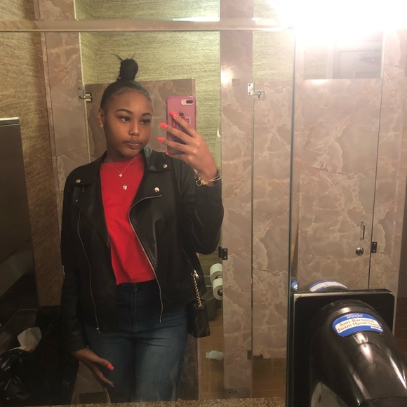 Profile Picture of Jordan Chandler (@jaaymicaela) on Poshmark