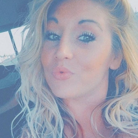 Profile Picture of Kimberly Maples (@kimmaples26) on Poshmark