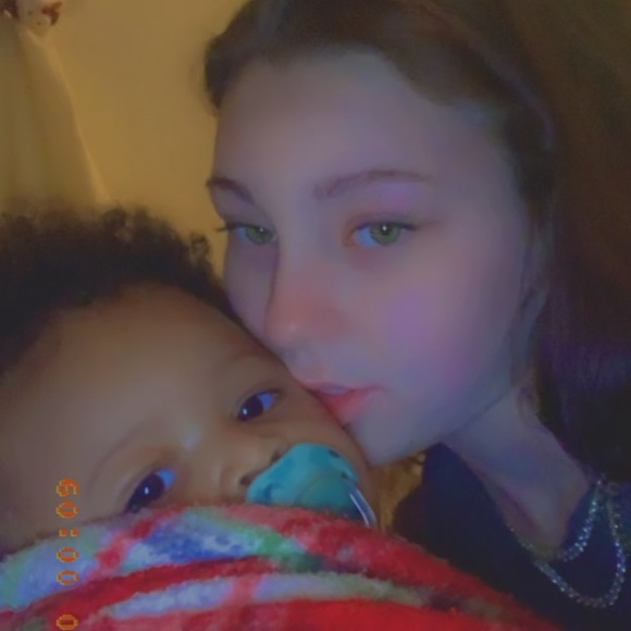 Profile Picture of Olivia Hale (@oliviahale137) on Poshmark