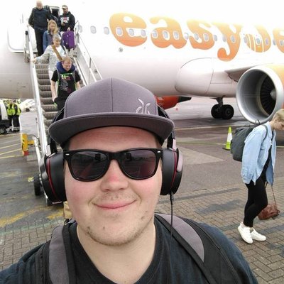 Profile Picture of Dan Bury (@FullFaceRub) on Twitter