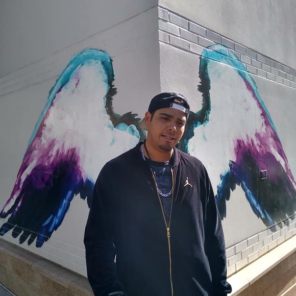 Profile Picture of Omar Laureano (@omarlaureano) on Poshmark