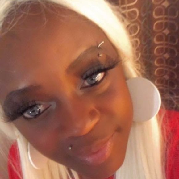 Profile Picture of Gamiake Makori (@gamiakemakori) on Poshmark