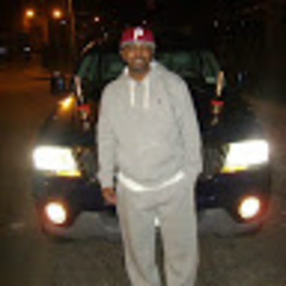 Ralph Brown - Poshmark Profile Picture of Ralph Brown (@brownralph66) on Poshmark