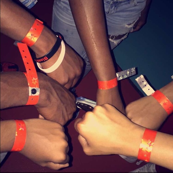 Profile Picture of Chayanne Solages (@chayanneeeee) on Poshmark