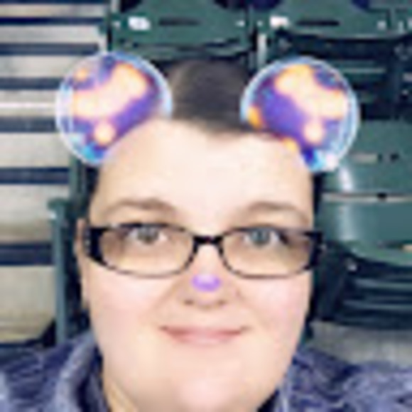 Profile Picture of Dawn Dubya (@dawndubya) on Poshmark