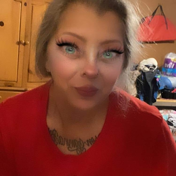 Profile Picture of Tina Creppel (@sunfire50411) on Poshmark