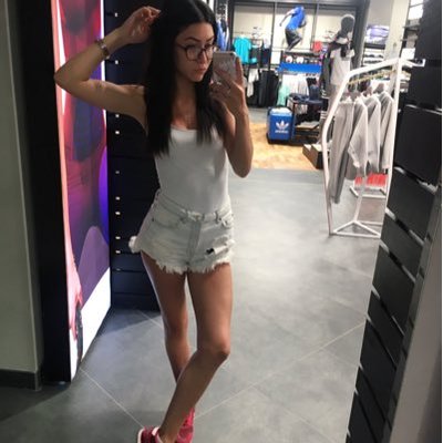 Profile Picture of GusarovaMariii ⭐️ (@GusarovaMariii) on Twitter