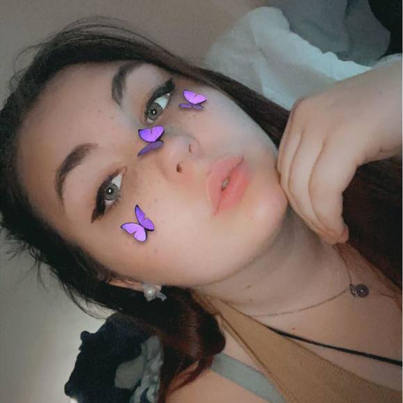 Profile Picture of Madison Mclear (@openminded0414) on Poshmark