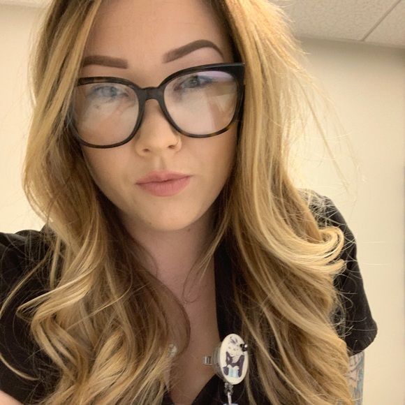 Profile Picture of Jamie Bright (@jamiebright15) on Poshmark