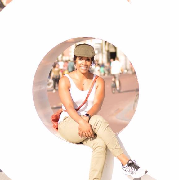 Profile Picture of Bianca Glover (@biancacjones) on Poshmark