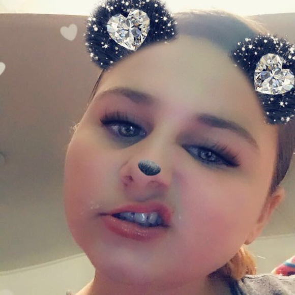 Profile Picture of Lily Pollino (@lily_gone_crazy) on Poshmark