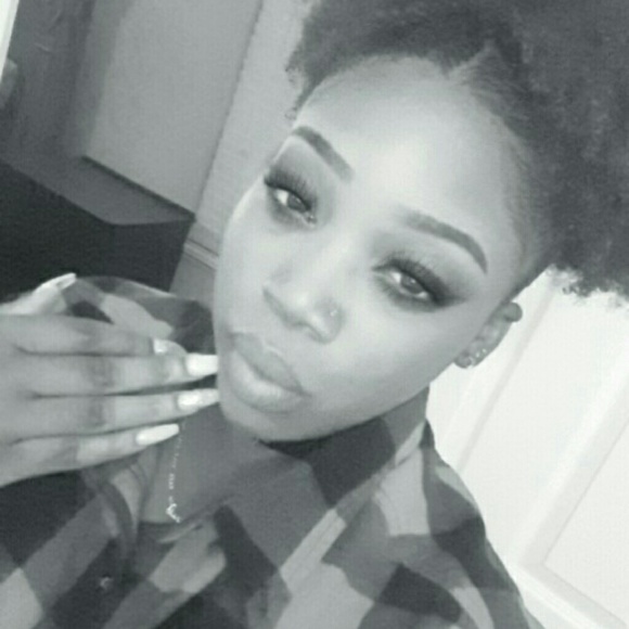 Profile Picture of Kami Scott (@kay_johkoi94) on Poshmark