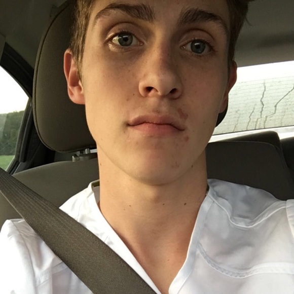 Profile Picture of Cody Casto (@ccasto0209) on Poshmark