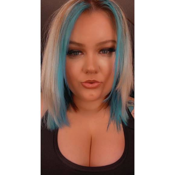 Profile Picture of Cierra Hodges (@cierrahodges) on Poshmark