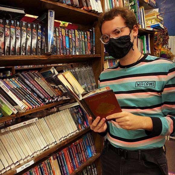 Profile Picture of Preston Burns (@preston_burns) on Poshmark