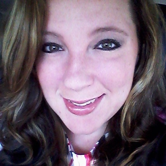 Profile Picture of Shauna Tigue (@shaunatigue91) on Poshmark