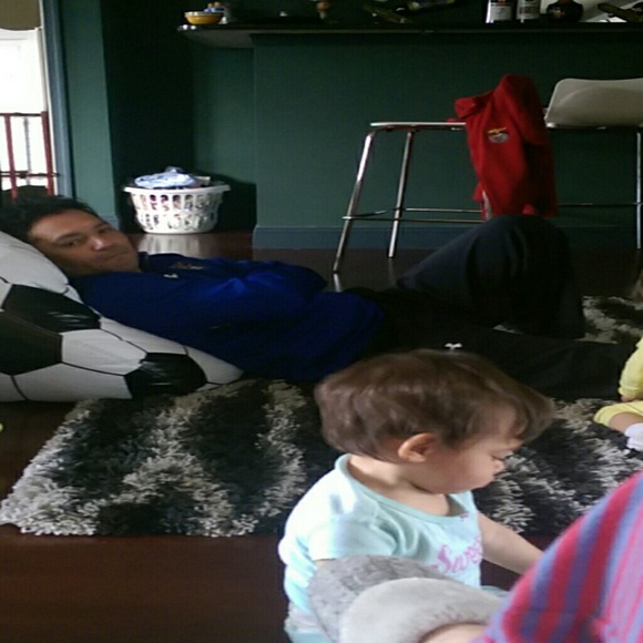 Profile Picture of Ashly Kennedy (@akennedy10) on Poshmark