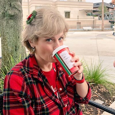 Profile Picture of ✨Jeni Hinton ☕️✨ (@LoveDisneyMost) on Twitter