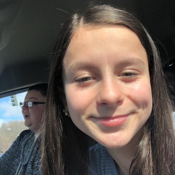 Profile Picture of Leah Reilly (@leviflyer) on Poshmark