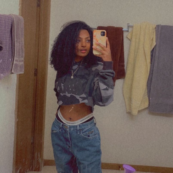 Profile Picture of Dilame Lindmeier (@dilame) on Poshmark
