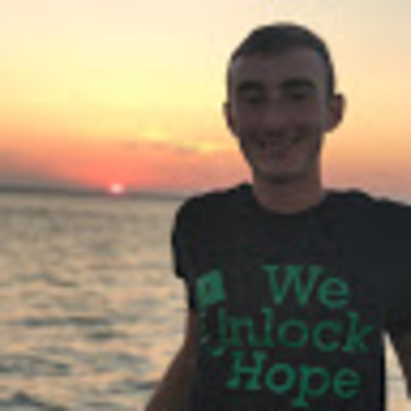 Profile Picture of Tommy Palamidis (@tommypalamidis) on Poshmark