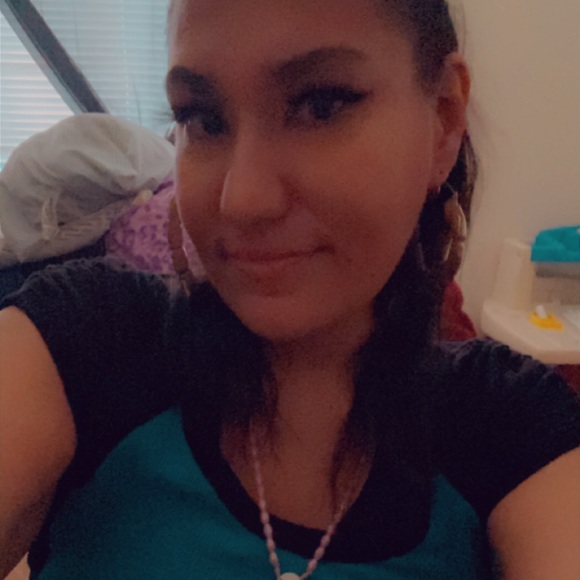 Profile Picture of Leticia Preciado-wood (@iamletib) on Poshmark
