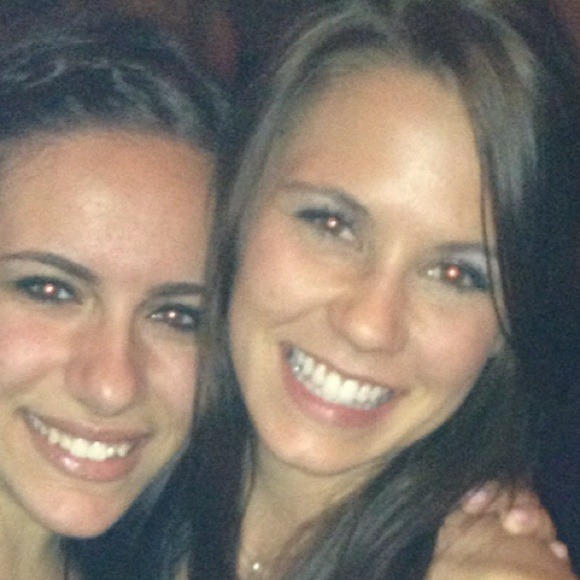 Profile Picture of Tonya Hoffman (@tea19) on Poshmark