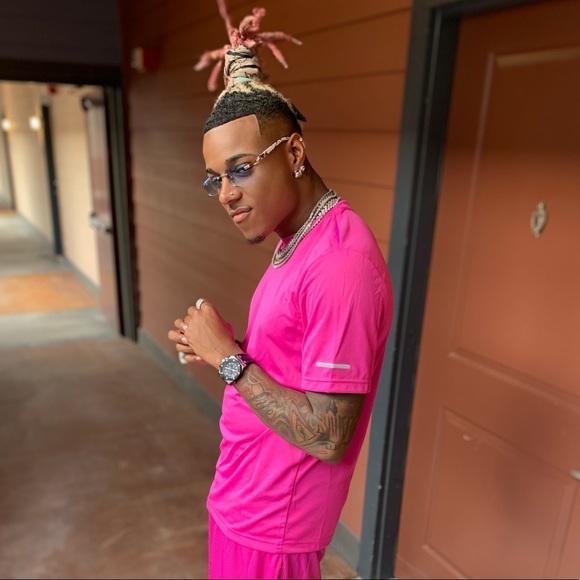 Profile Picture of David Rayford (@deelodoitall) on Poshmark